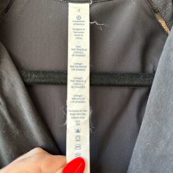 Lululemon Athletica Black Zip Up Jacket Size 4 - Picture 2 of 6